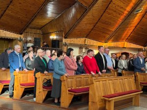 „Jeżeli więc Ja, Pan i Nauczyciel, umyłem wam nogi, to i wy powinniście sobie na (6)