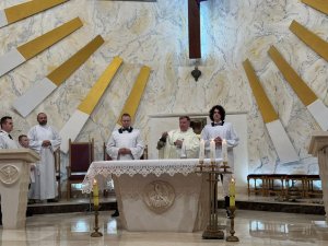 „Jeżeli więc Ja, Pan i Nauczyciel, umyłem wam nogi, to i wy powinniście sobie na (2)