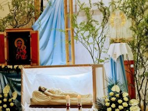 „Złożyli Go w grobie, ale On nie pozostał w śmierci”