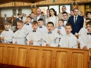 „Jezus ukryty w Hostii, to Ten sam Jezus, który błogosławił dzieciom i tulił je  (12)