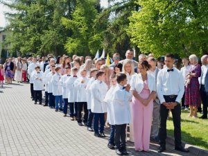 „Jezus ukryty w Hostii, to Ten sam Jezus, który błogosławił dzieciom i tulił je  (4)