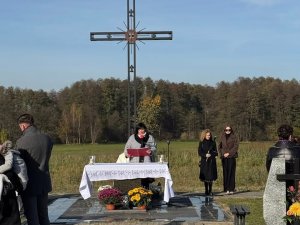 „Potem ujrzałem: a oto wielki tłum, którego nie mógł nikt policzyć, z każdego na (5)