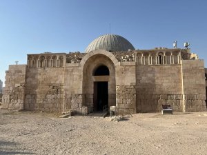 Po modlitwie wyruszyliśmy, by poznać serce Jordanii – Amman. Spacerując po staro (2)