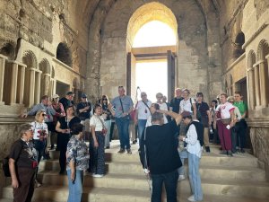 Po modlitwie wyruszyliśmy, by poznać serce Jordanii – Amman. Spacerując po staro (9)