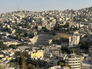 Po modlitwie wyruszyliśmy, by poznać serce Jordanii – Amman. Spacerując po staro