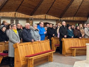Wspólnota, która nie zapomina – wigilijne spotkanie dla starszych, chorych i sam (3)