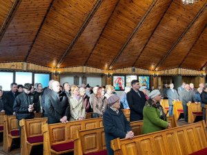 „Jeżeli więc Ja, Pan i Nauczyciel, umyłem wam nogi, to i wy powinniście sobie na (7)