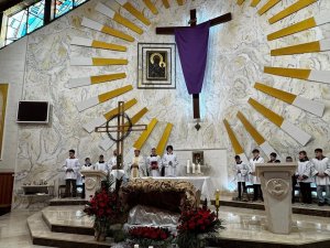 „Jeżeli więc Ja, Pan i Nauczyciel, umyłem wam nogi, to i wy powinniście sobie na (11)