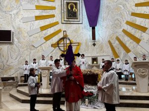 „Wywyższony bądź, Jezu, Baranku mój.  (12)