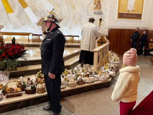 Święcenie pokarmów wpisuje się w ciszę Wielkiej Soboty – prosty, a zarazem głębo (4)