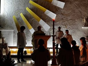 „Począwszy od zmartwychwstania, Boże światło rozprzestrzenia się na cały świat i (8)