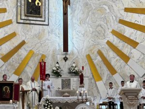 „Maryja nie zabiera nic Bogu - Ona prowadzi prosto do Niego”  (2)