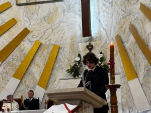 „Tylko życie poświęcone innym warte jest przeżycia” (9)
