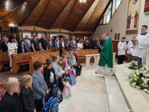 Błogosławieństwo pierwszoklasistów i przyborów szkolnych (6)