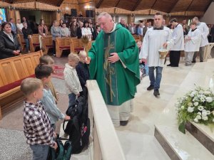 Błogosławieństwo pierwszoklasistów i przyborów szkolnych (8)