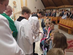 Błogosławieństwo pierwszoklasistów i przyborów szkolnych (9)