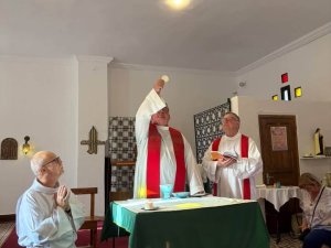 Poranek rozpoczęliśmy od Mszy Świętej (8)